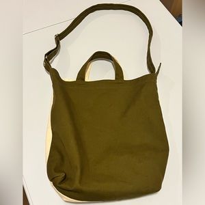 Baggu Deadstock duck bag in army/olive green and cream💫